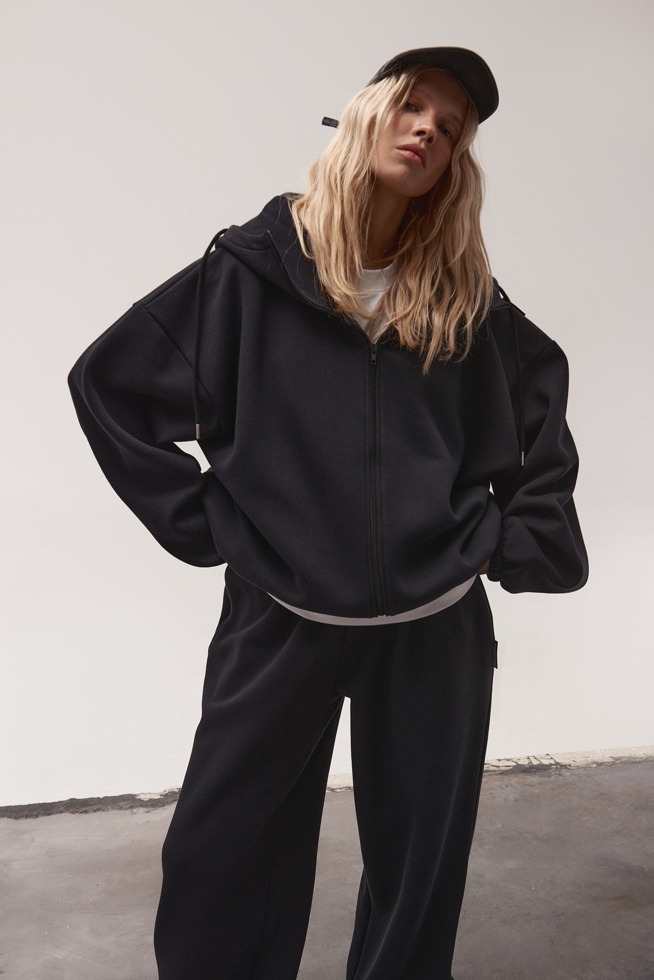 SUIT HUGE GRAPHITE