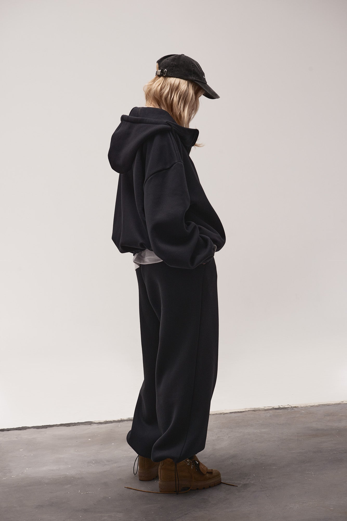 SUIT HUGE GRAPHITE