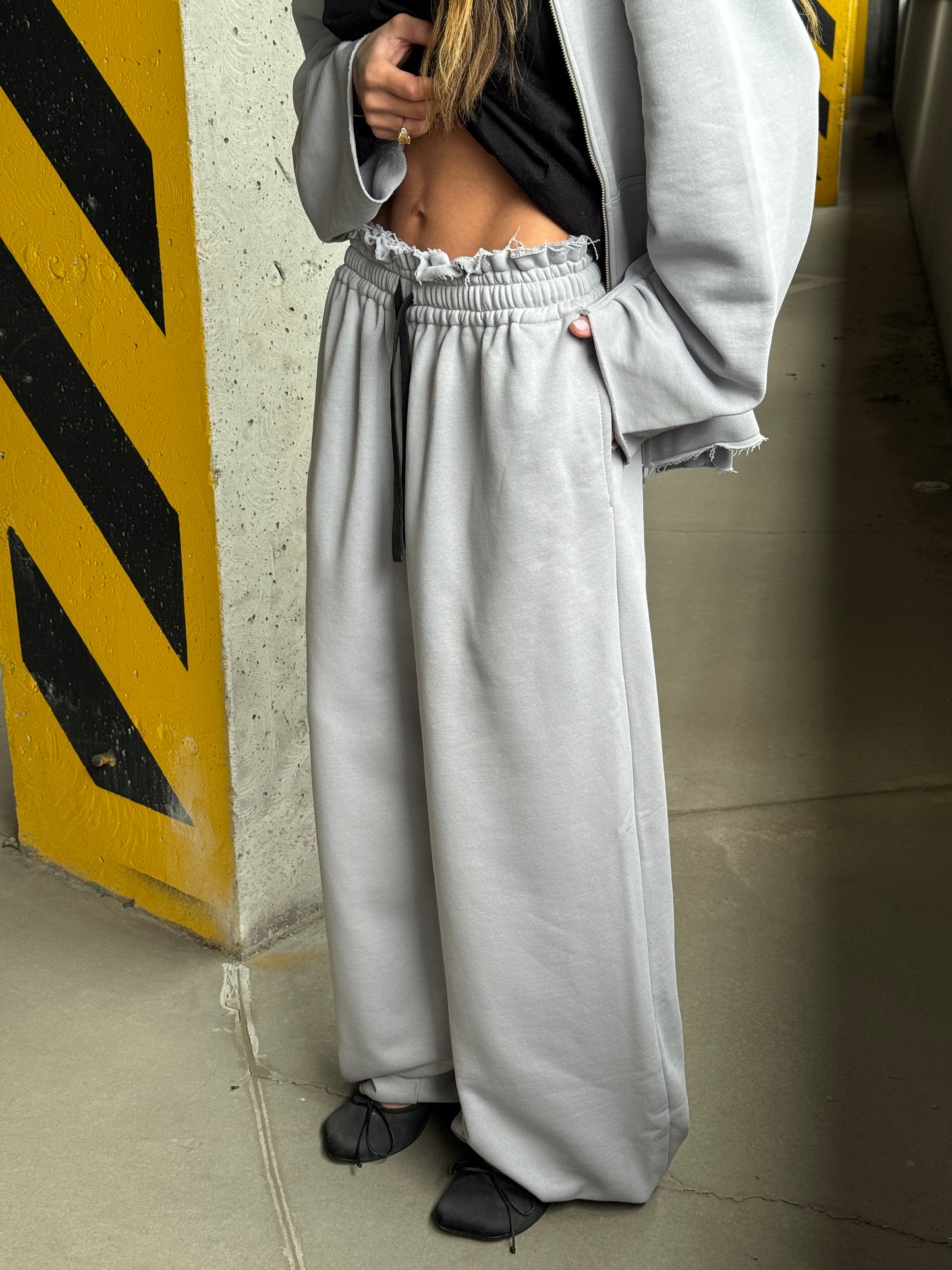 RAGGED BELT PANTS LIGHT GRAY