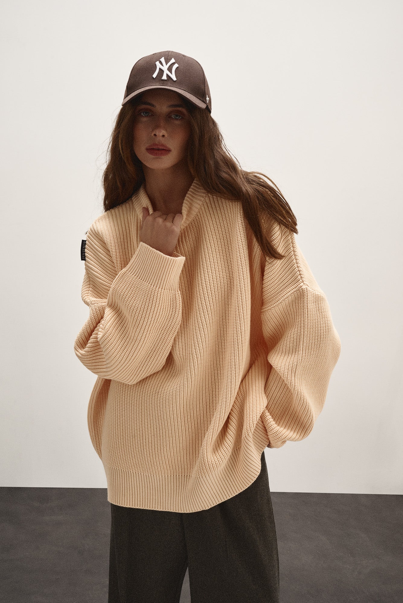 BASIC UNISEX SWEATER CREAMY