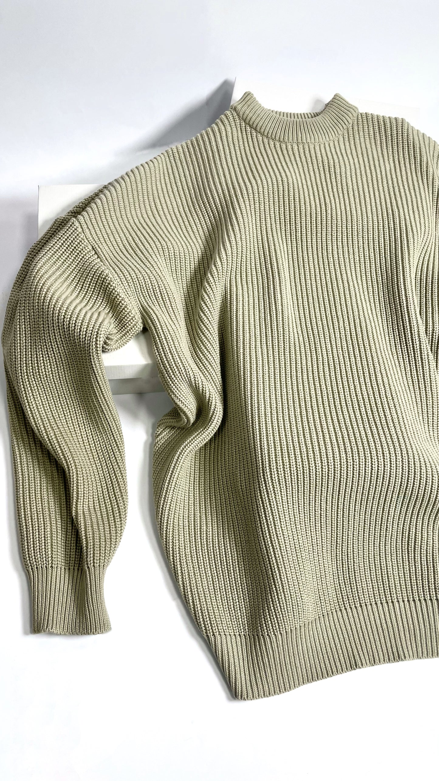 BASIC OVERSIZED SWAETER SAGE GREEN