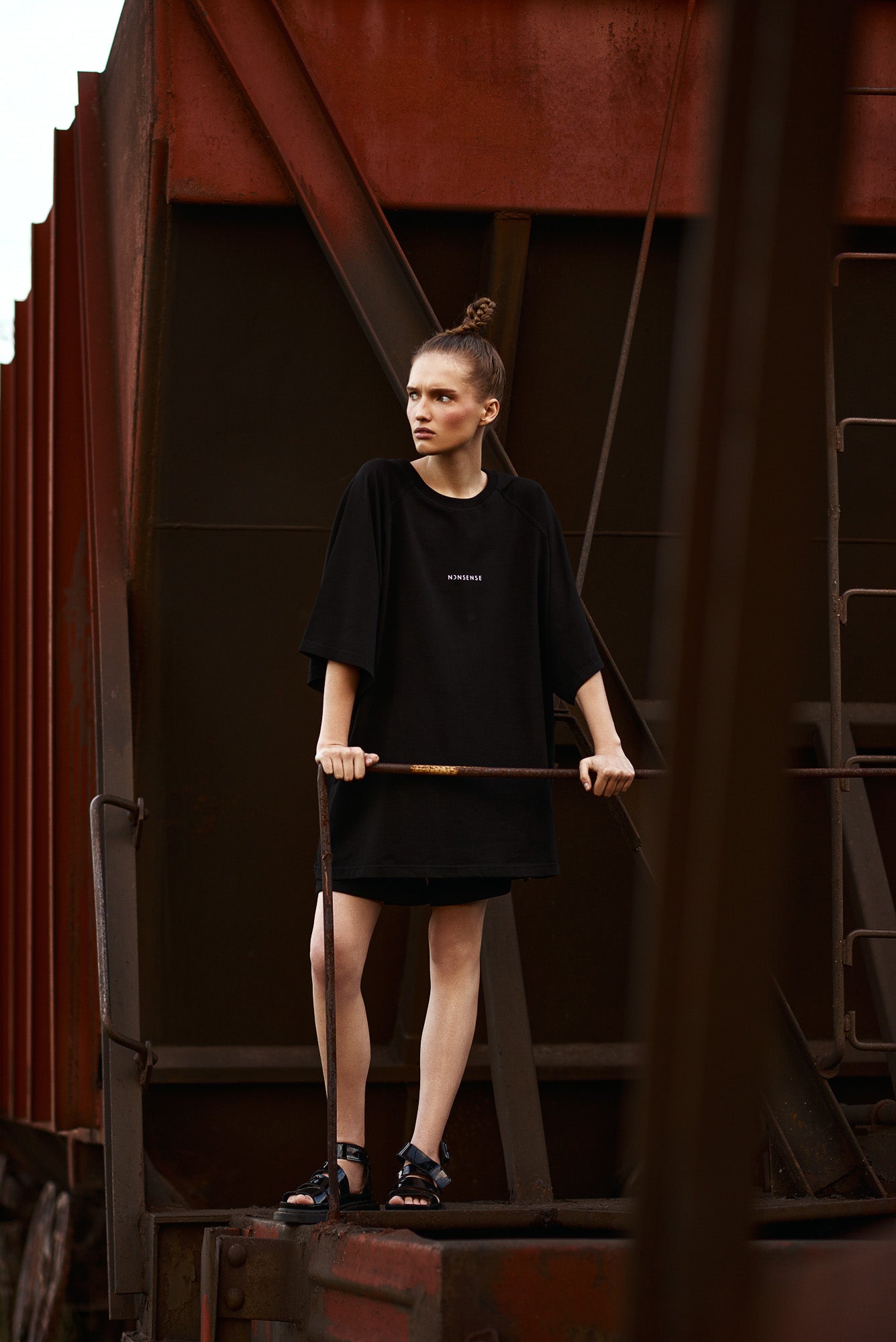 UNISEX T-SHIRT GENERATION BLACK