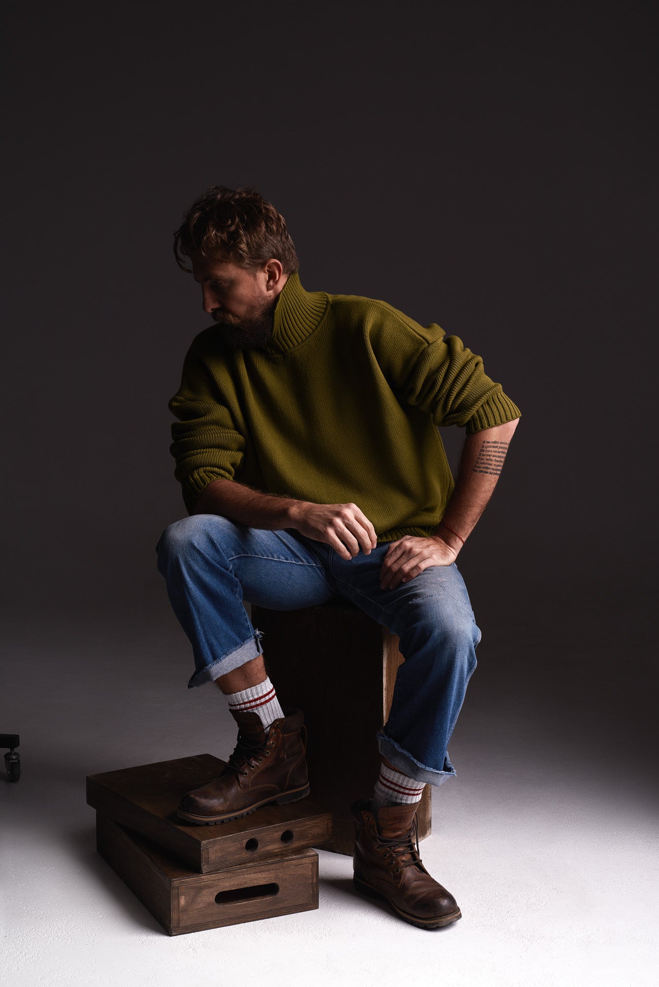 UNISEX SWEATER OLIVE