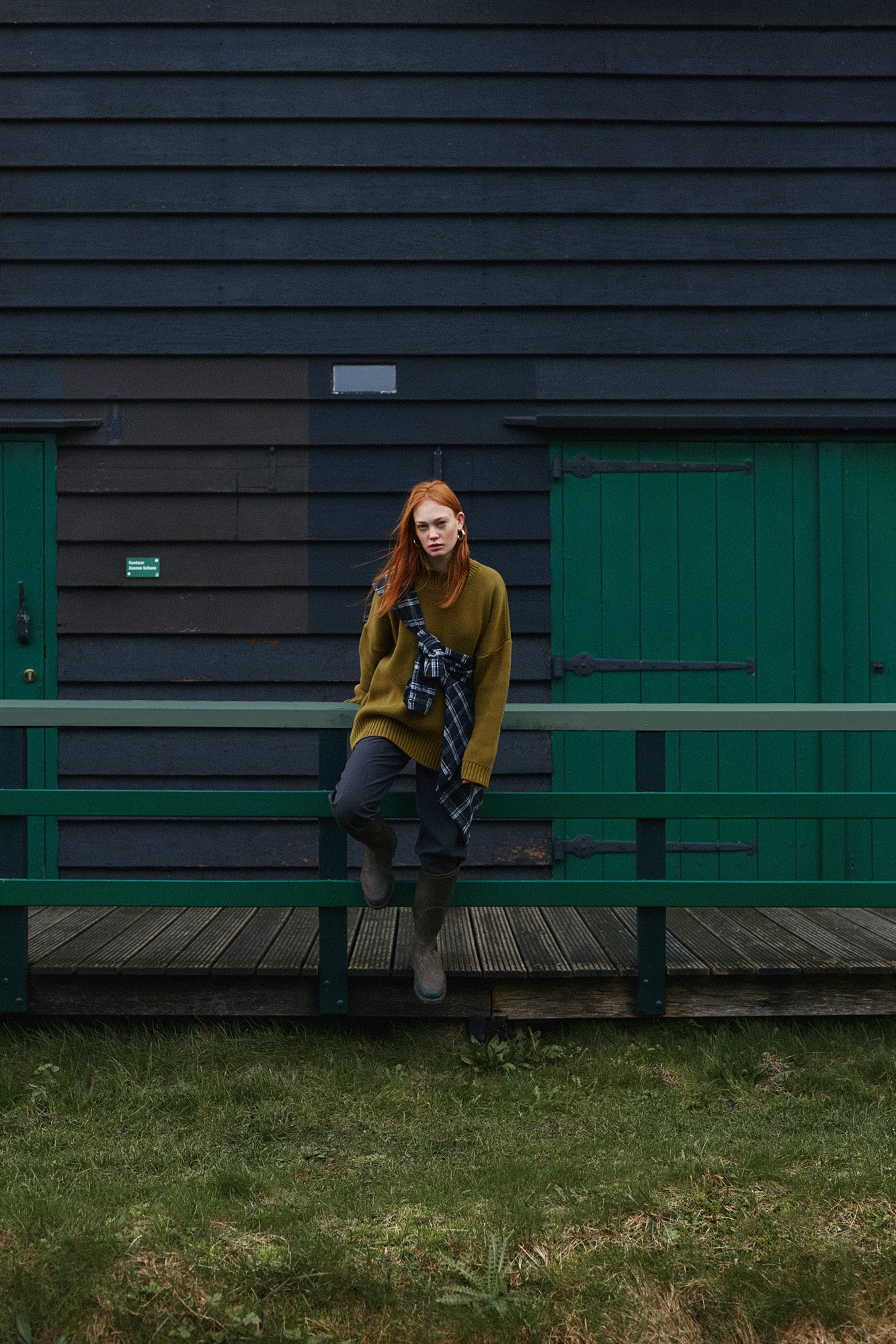 UNISEX SWEATER OLIVE