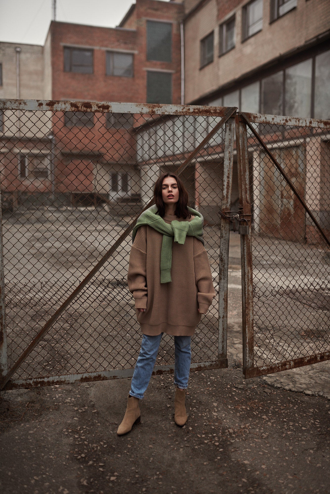 BASIC OVERSIZED SWEATER MILK CHOCOLATE