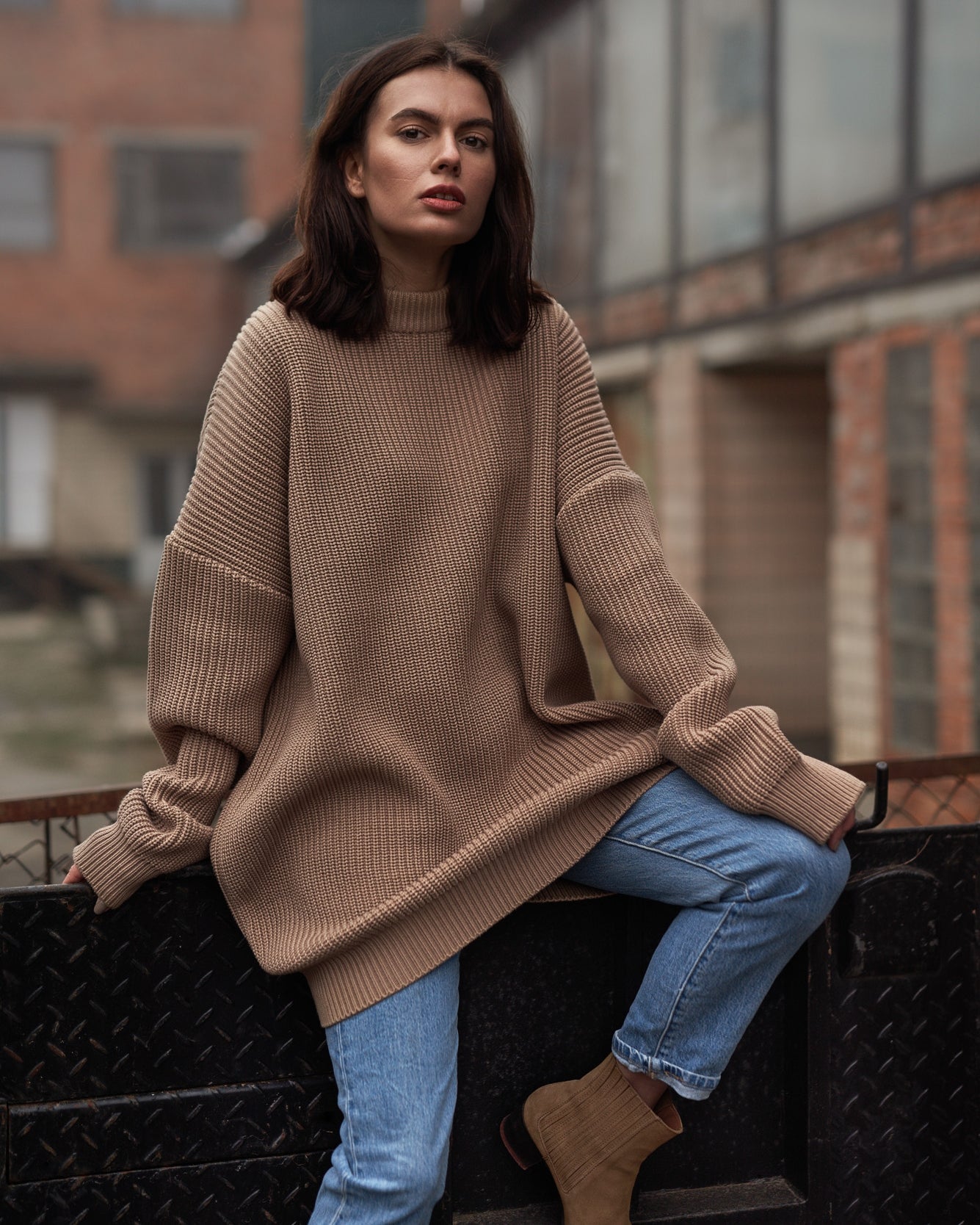 BASIC OVERSIZED SWEATER MILK CHOCOLATE