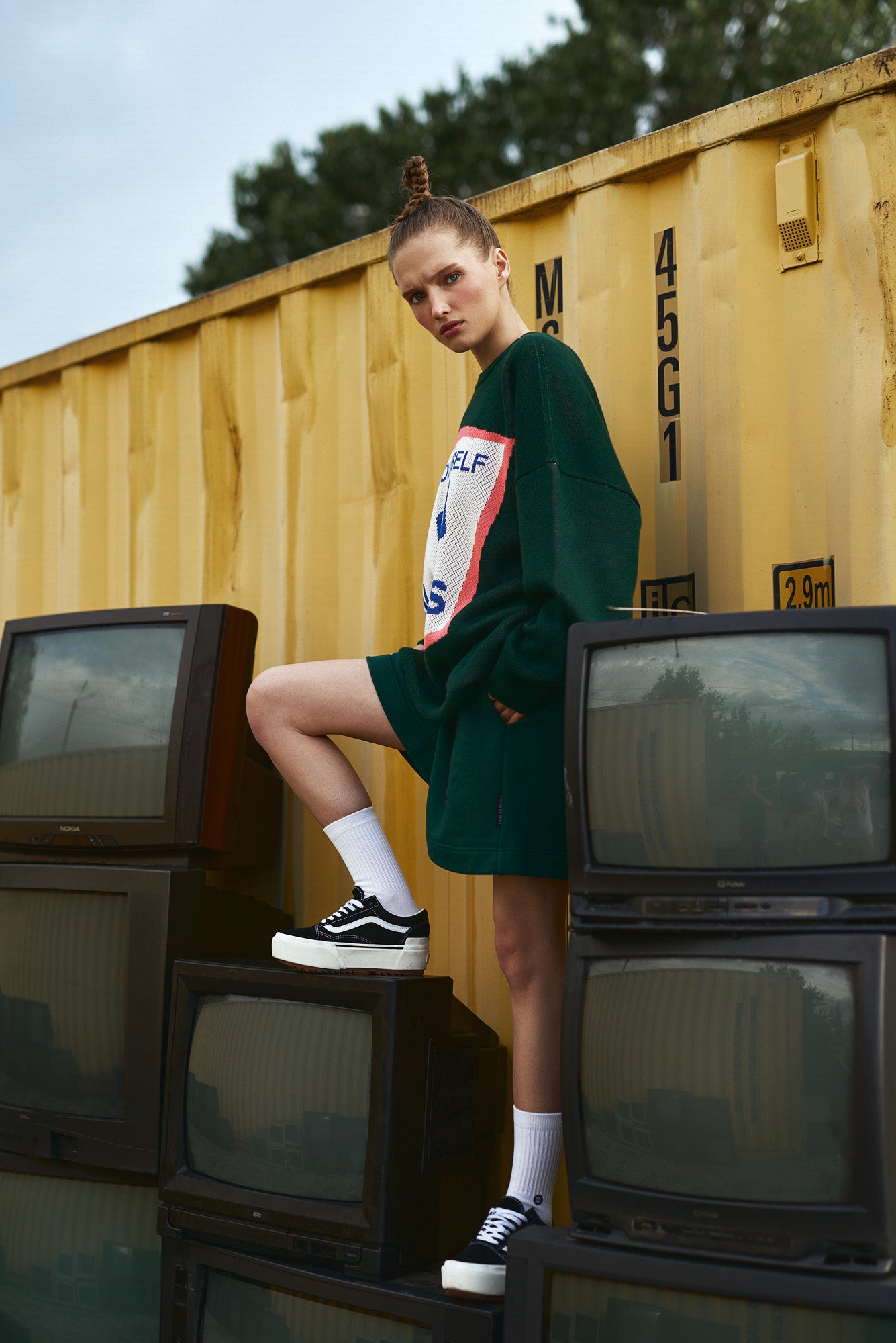 UNISEX SWEATER TV
