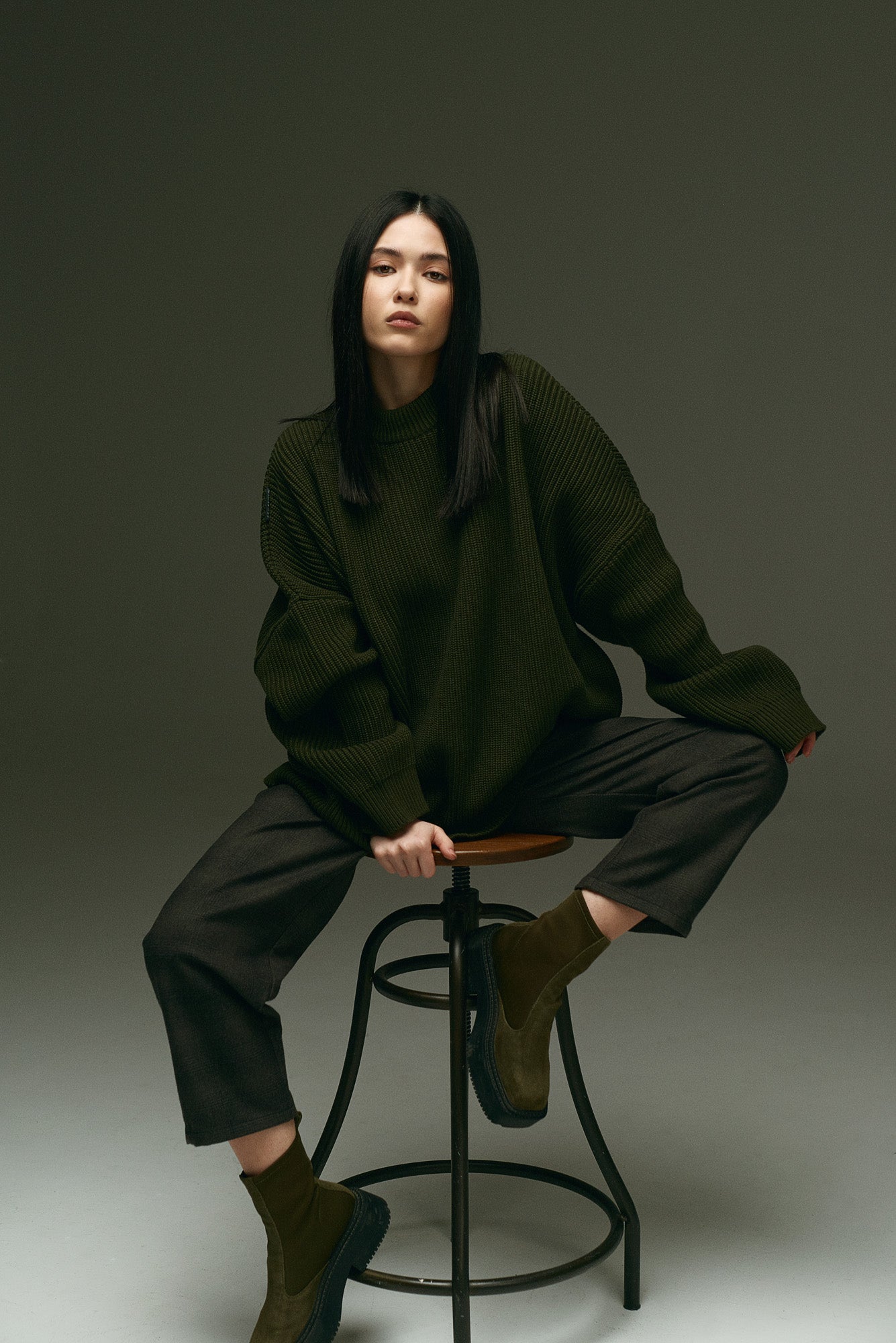 BASIC UNISEX SWEATER KHAKI