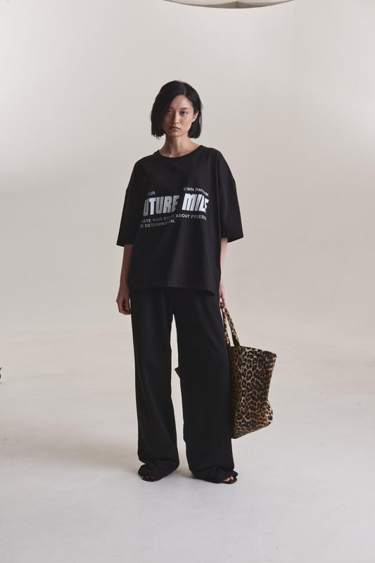 LIMITED T-SHIRT "FUTURE MILF" BLACK