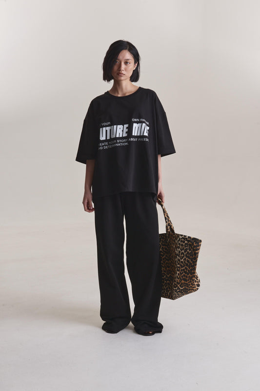 LIMITED T-SHIRT "FUTURE MILF" BLACK