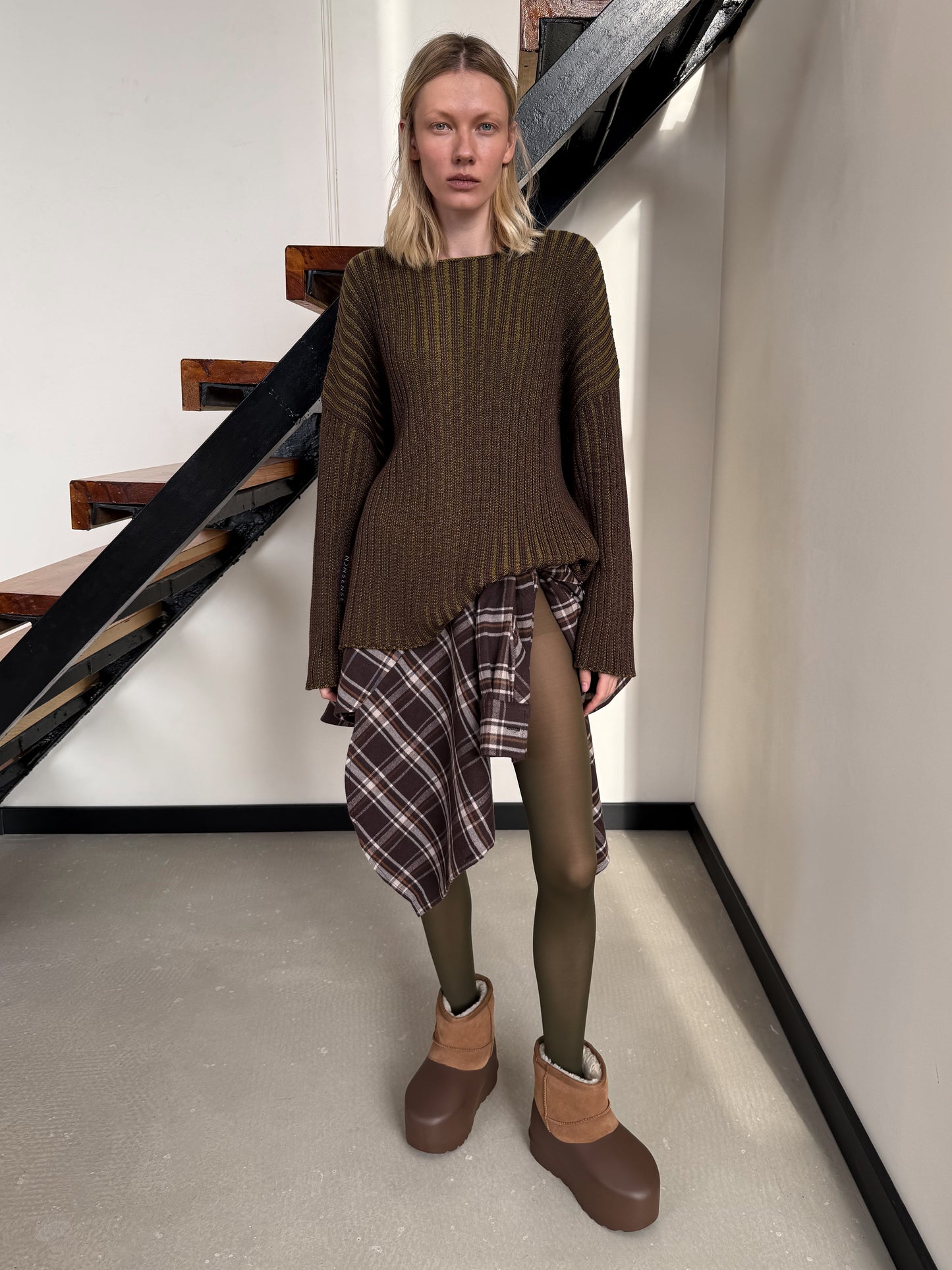 RAW DOUBLE NECK SWEATER CHOCOLATE/OLIVE