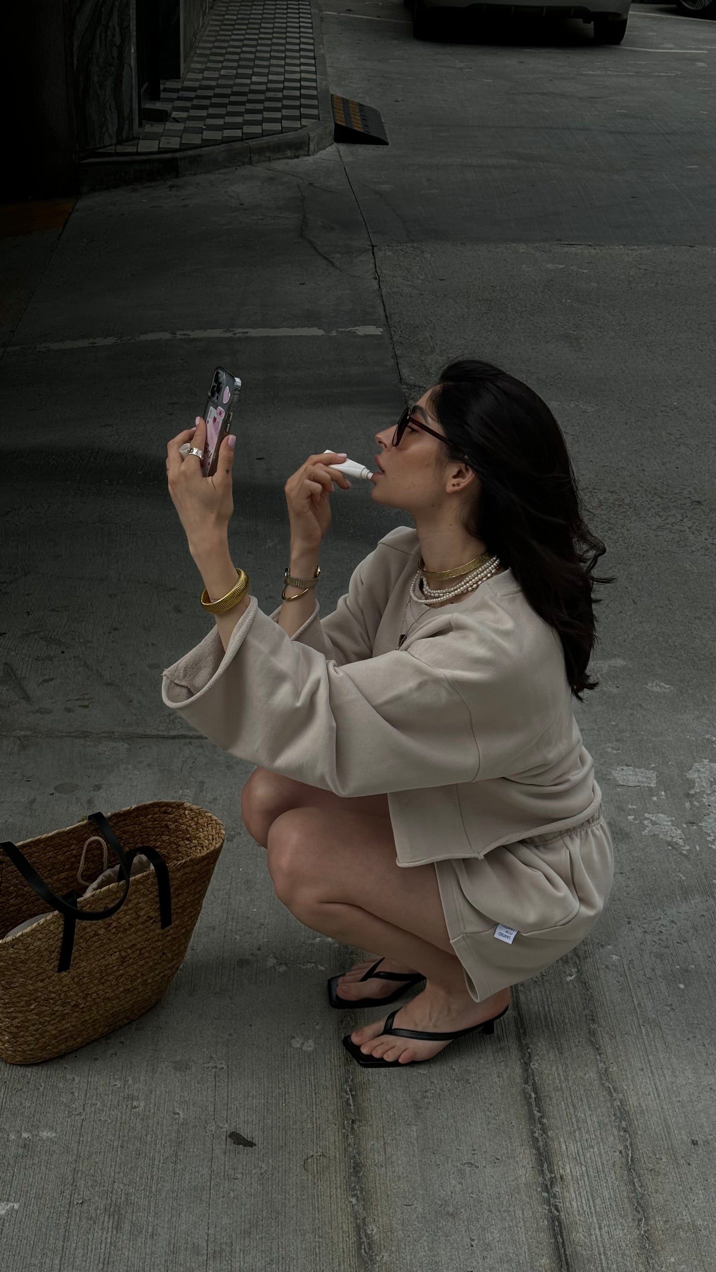 OVERSIZED CROPPED SWEATSHIRT BEIGE