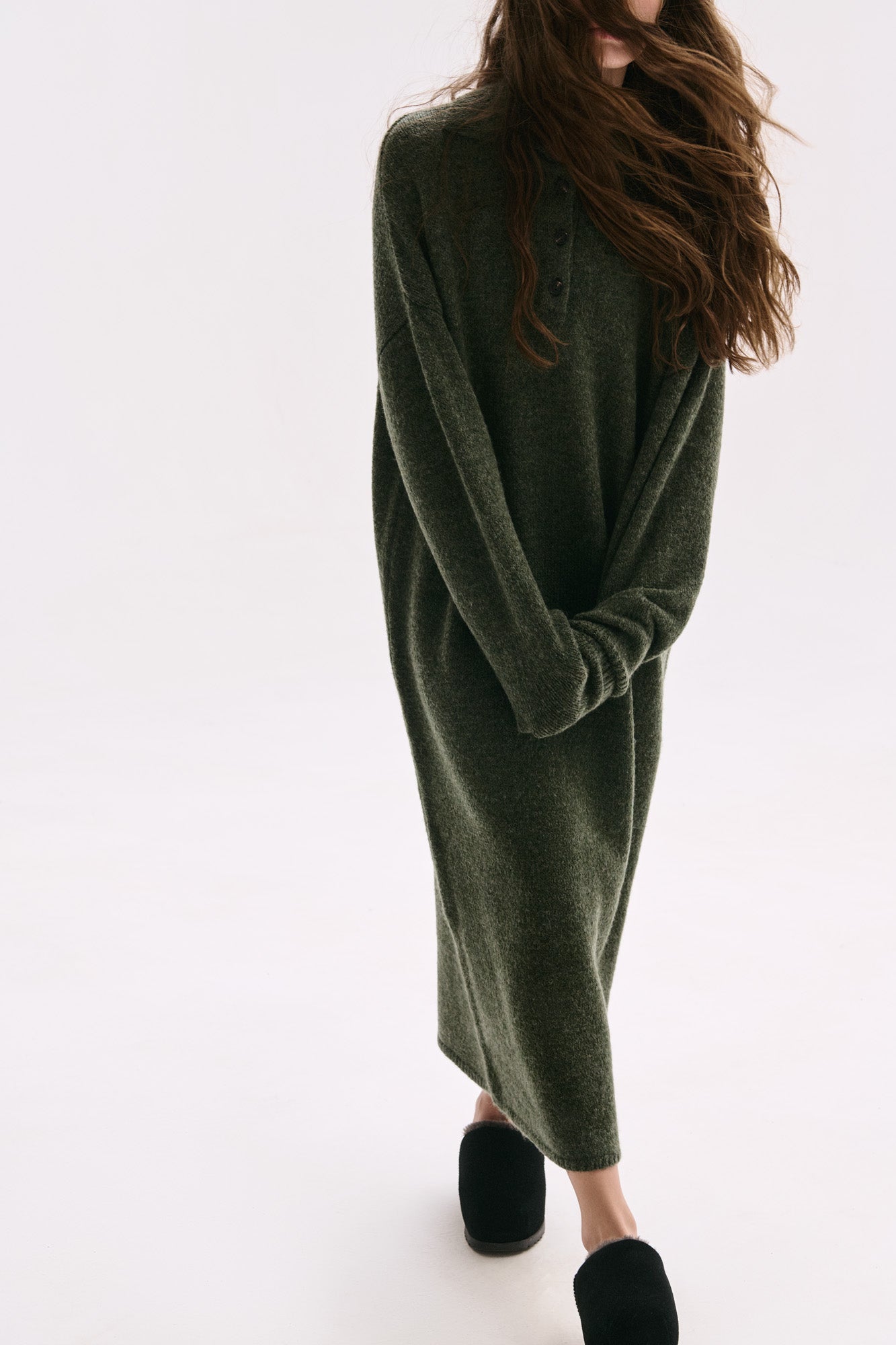 OVERSIZED KNITTED DRESS POLO OLIVE